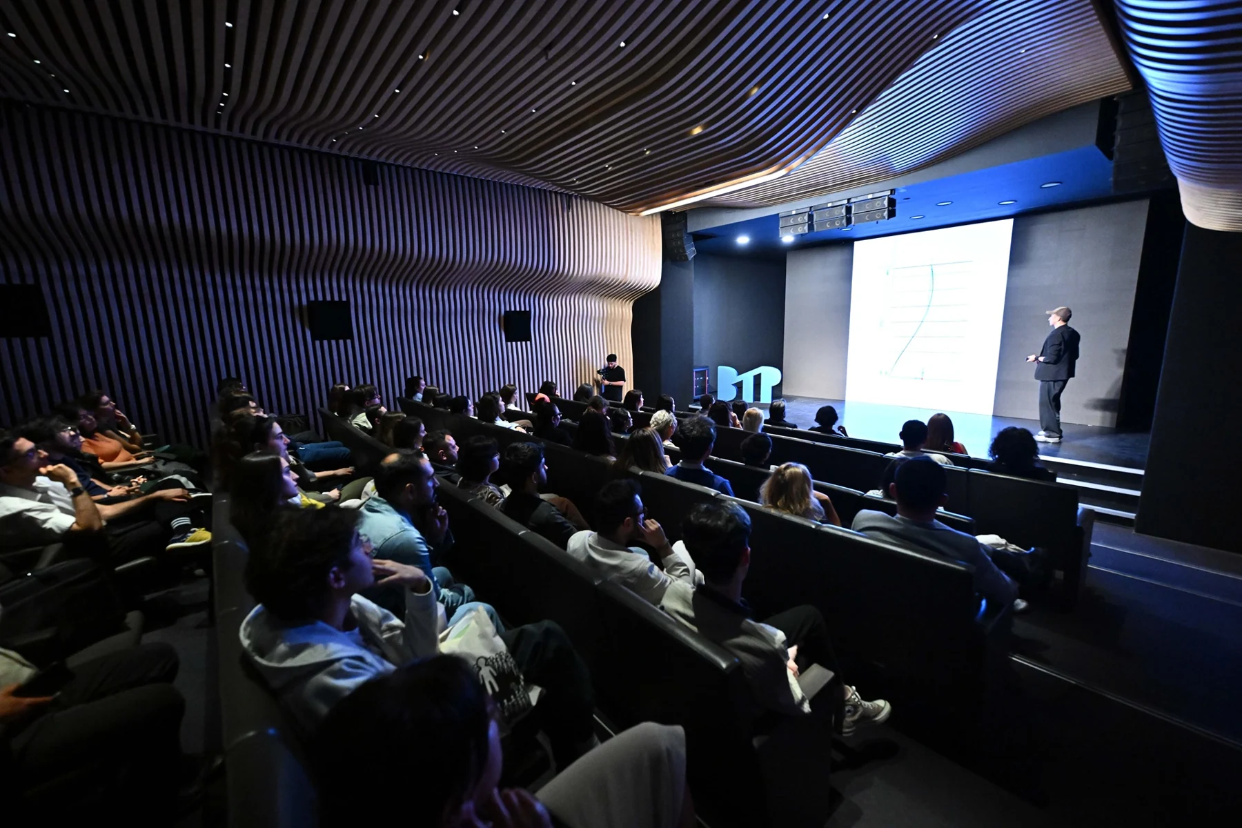 The audience watching Tamer Nakışçı’s talk at Salt Galata
